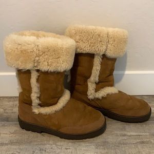 Gently used Ugg boots (tall) size 6